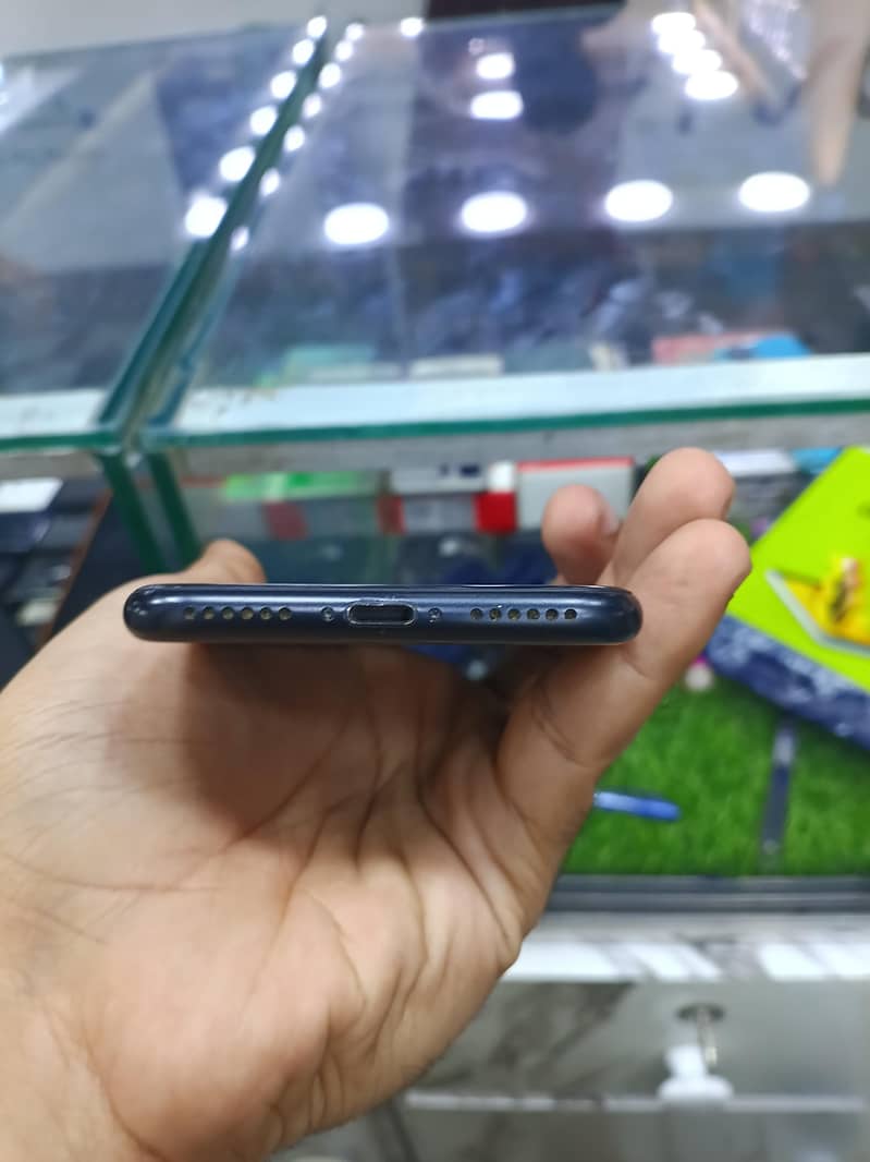 Apple iPhone SE 3