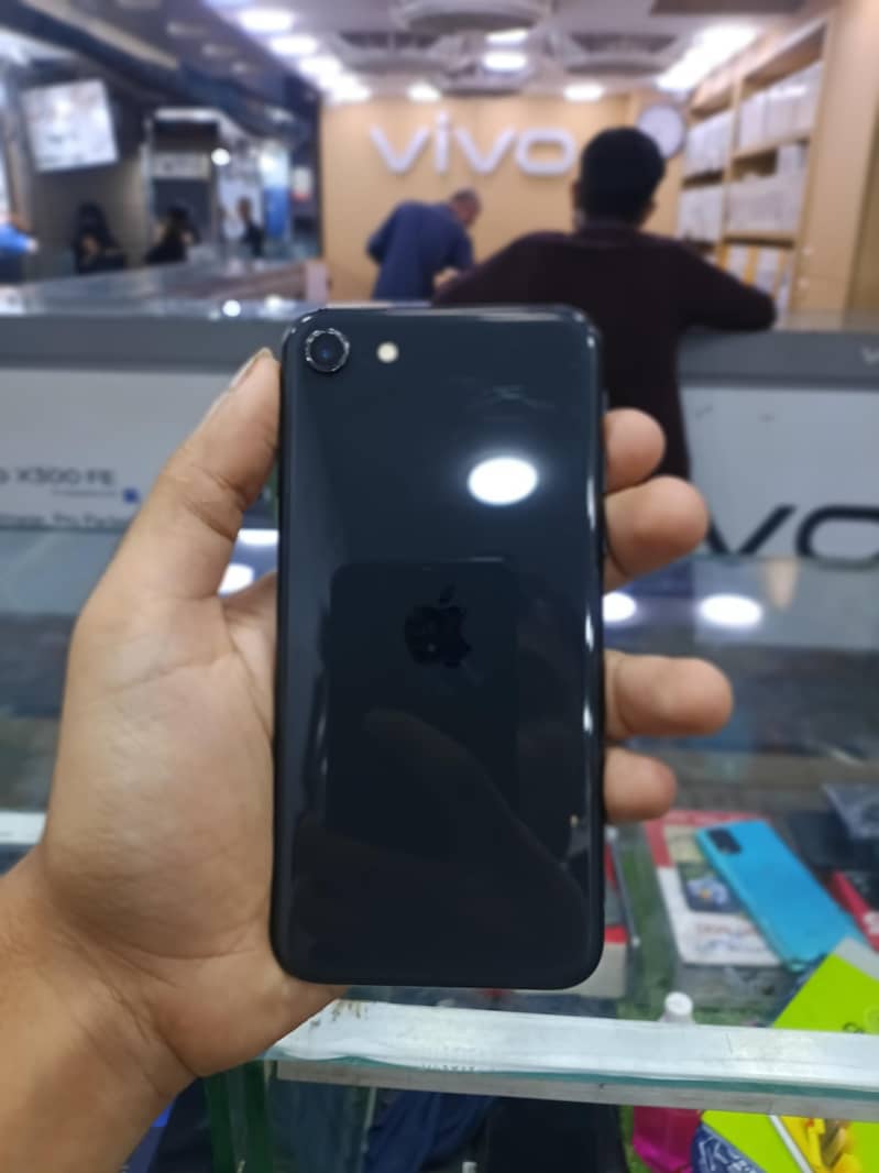 Apple iPhone SE 6
