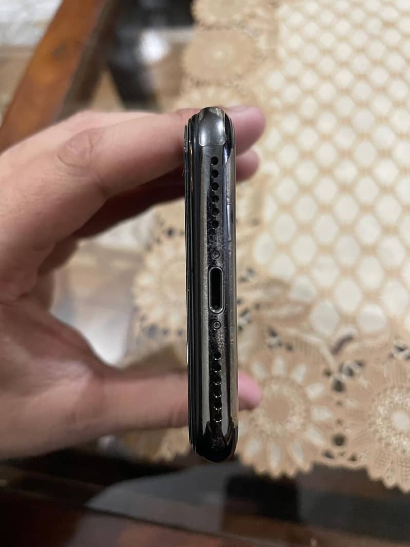 Apple iPhone X 6