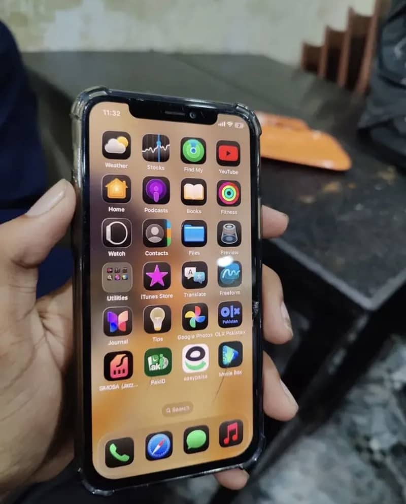 Apple iPhone 11 Pro 6