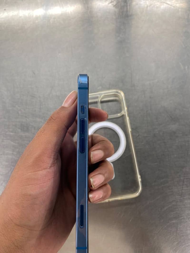 Apple iPhone 13 128 4