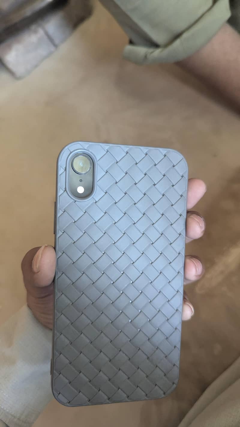 Apple iPhone XR 0