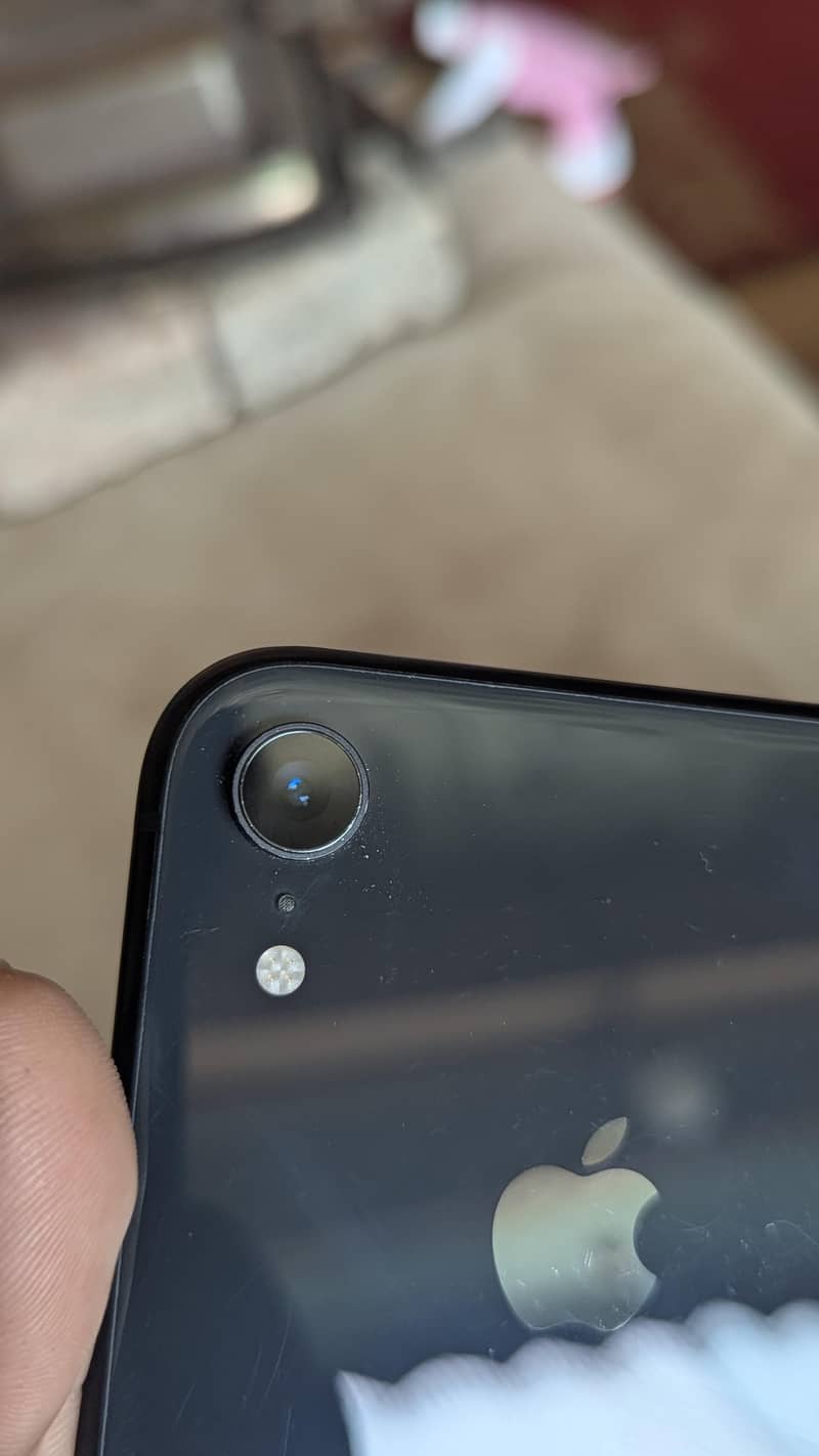 Apple iPhone XR 4