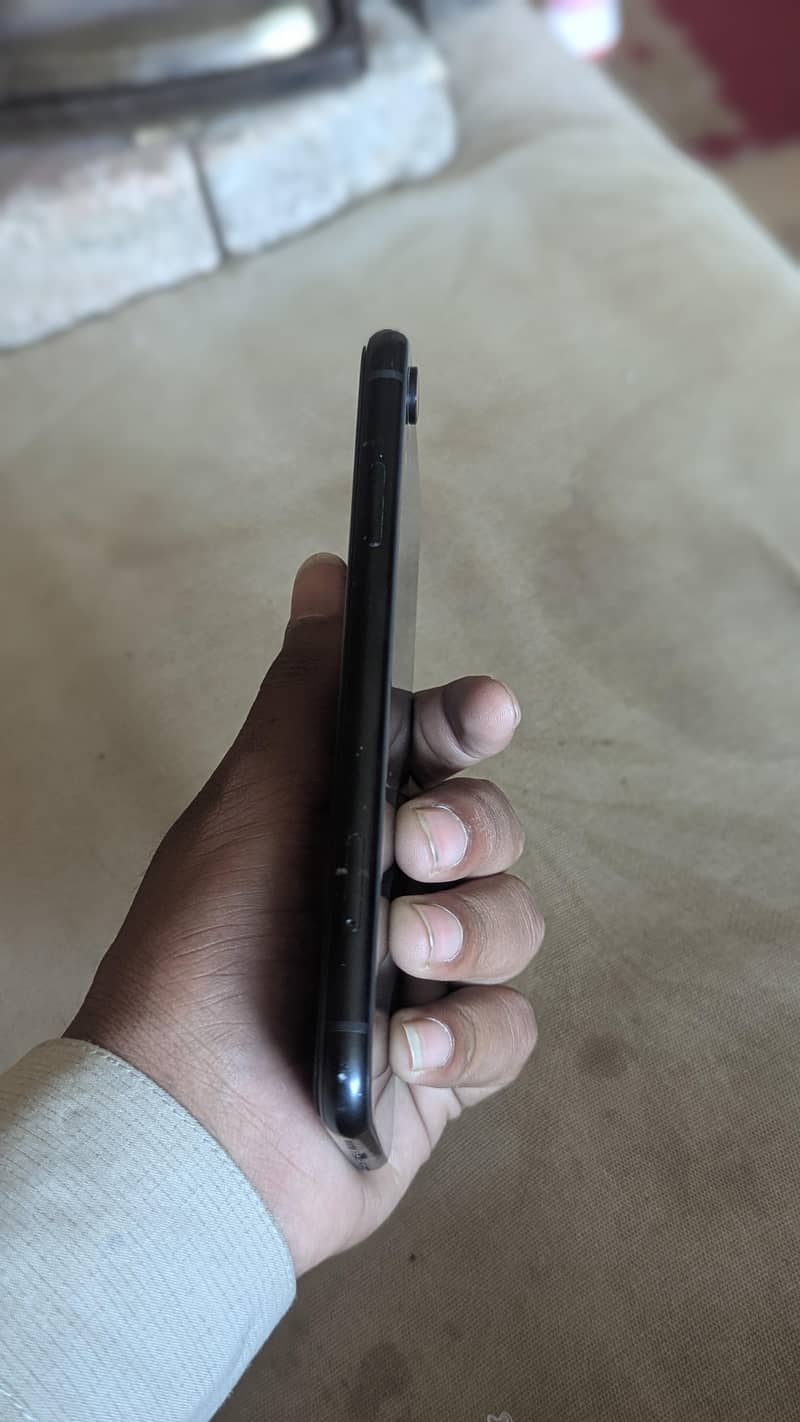 Apple iPhone XR 6