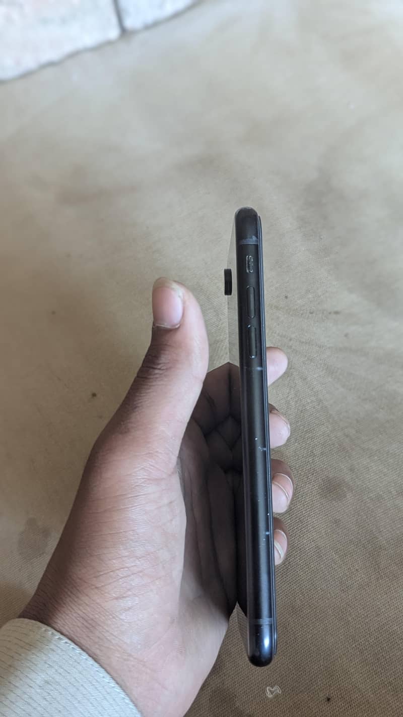 Apple iPhone XR 9