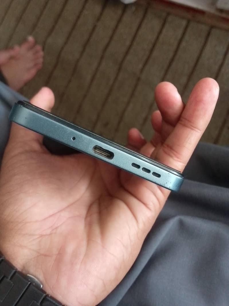 Xiaomi POCO C65 3