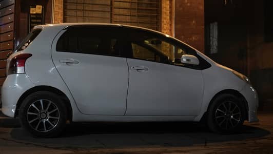 Toyota Vitz 2013