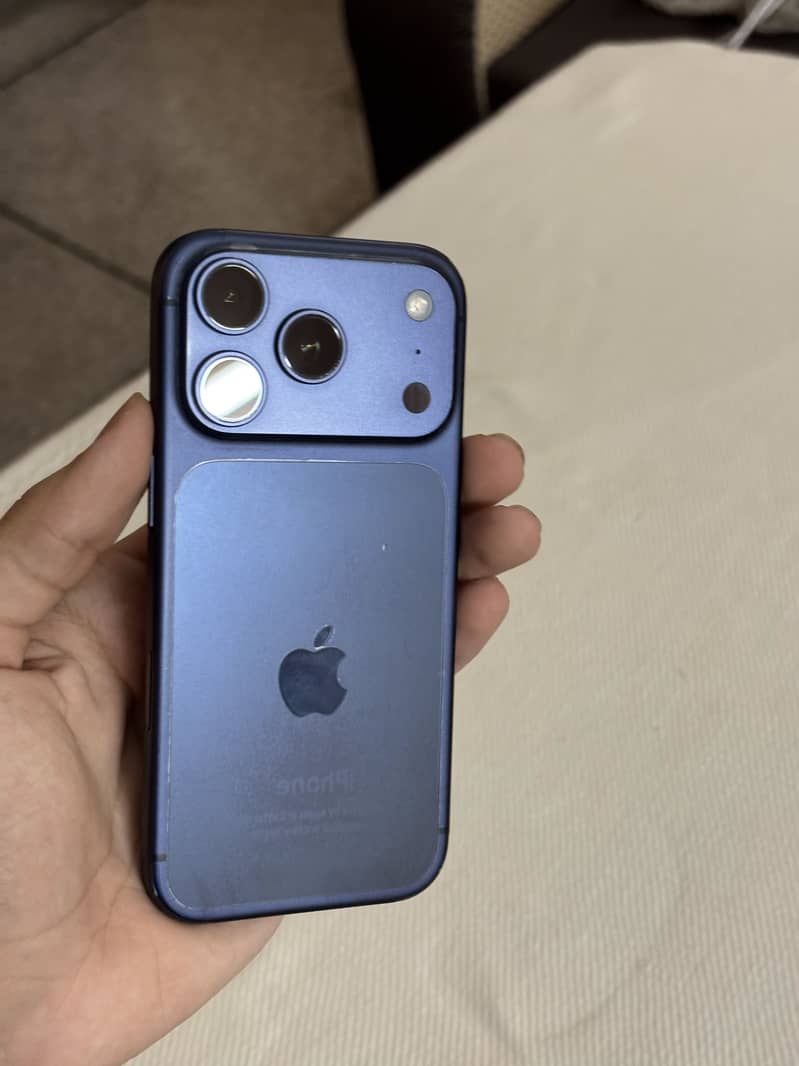 Apple iPhone 17 Pro 0