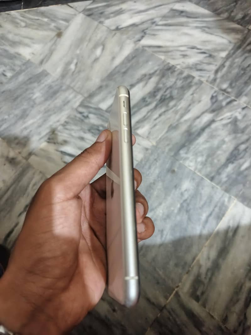 Apple iPhone 11 2