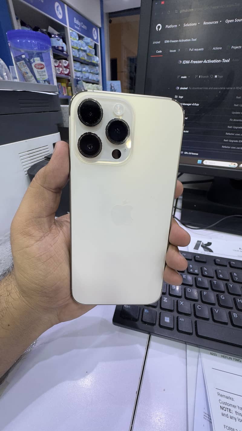 Apple iPhone 14 Pro Max 1