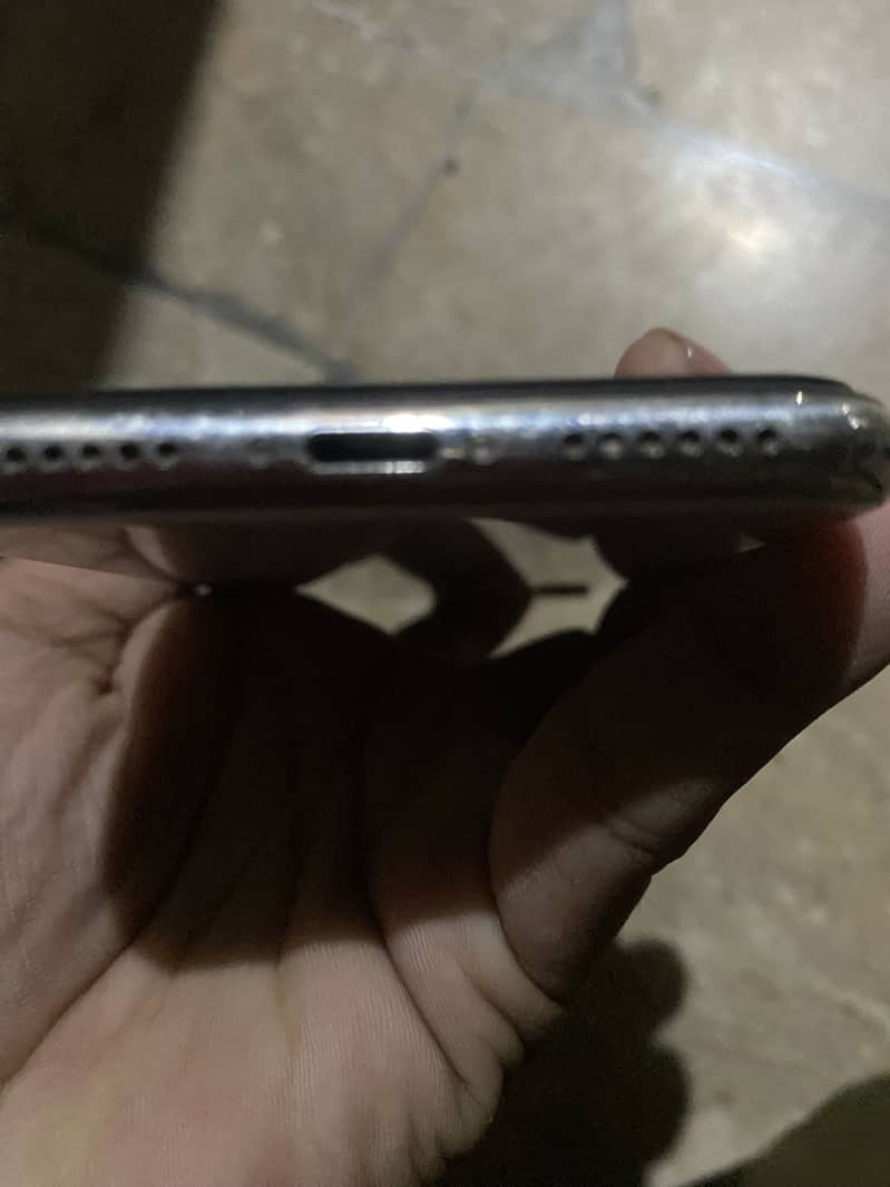 Apple iPhone X 3