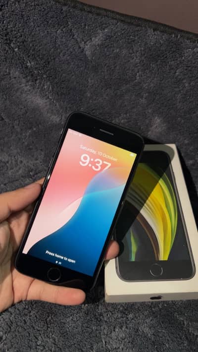 Apple iPhone SE 2020 with box 64gb FU