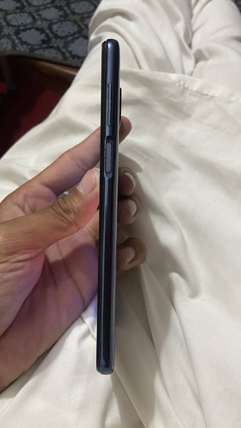Xiaomi Redmi Note 9S 4