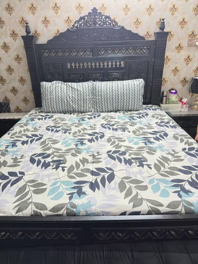 selling king size bed