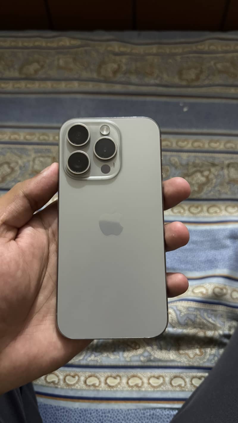 Apple iPhone 15 Pro Max 8