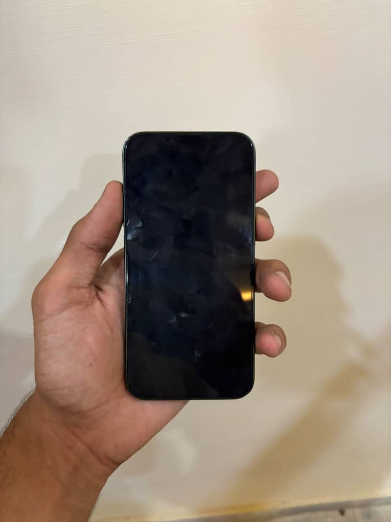 Apple iPhone 13 2