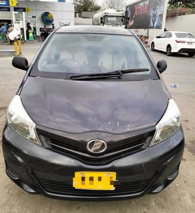 Toyota Vitz 2012 Model 2016 Registered Urgent sell Cell 0331-3727300