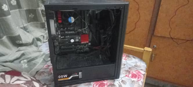 the gaming's for free fire and old AAA title game