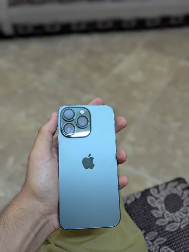 Apple iPhone 13 Pro 1