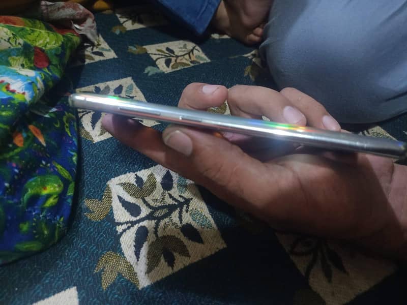 Samsung Mobile Note10 Lite 3