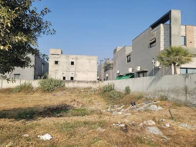 Prime Location | Fair Market Price | DHA LahoreA well-developed area with possession plots and several constructed houses already around.