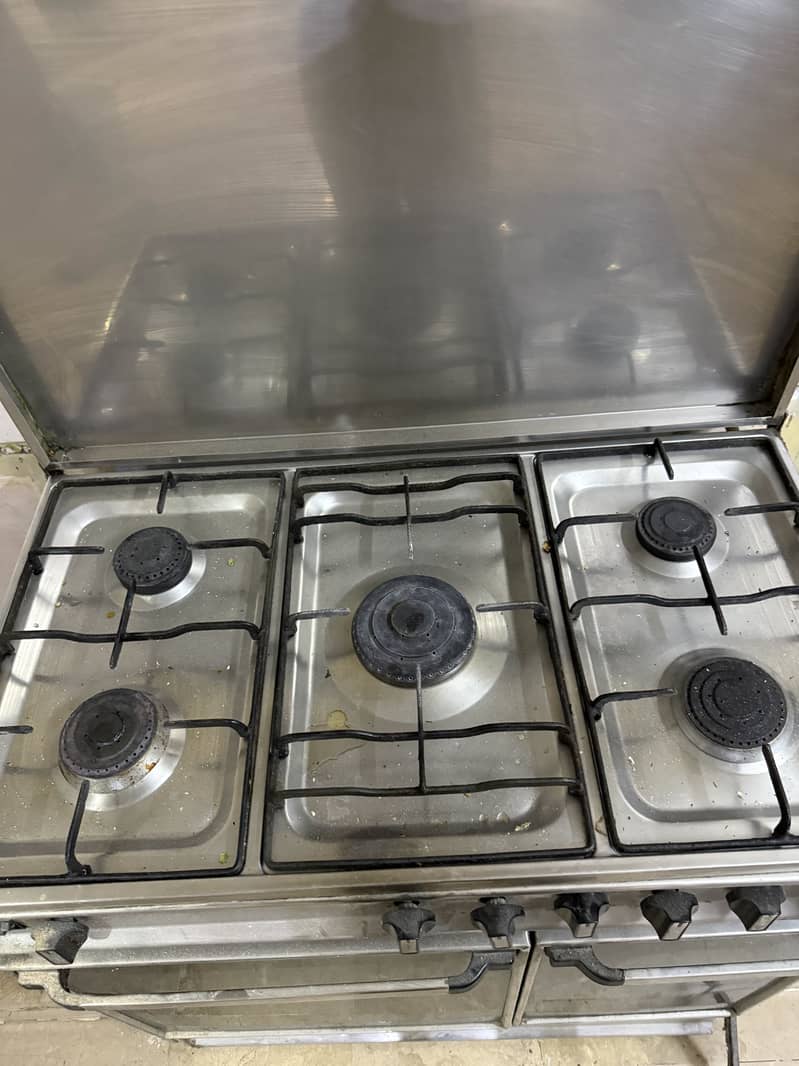 Kitchen skyflame cooking range 1