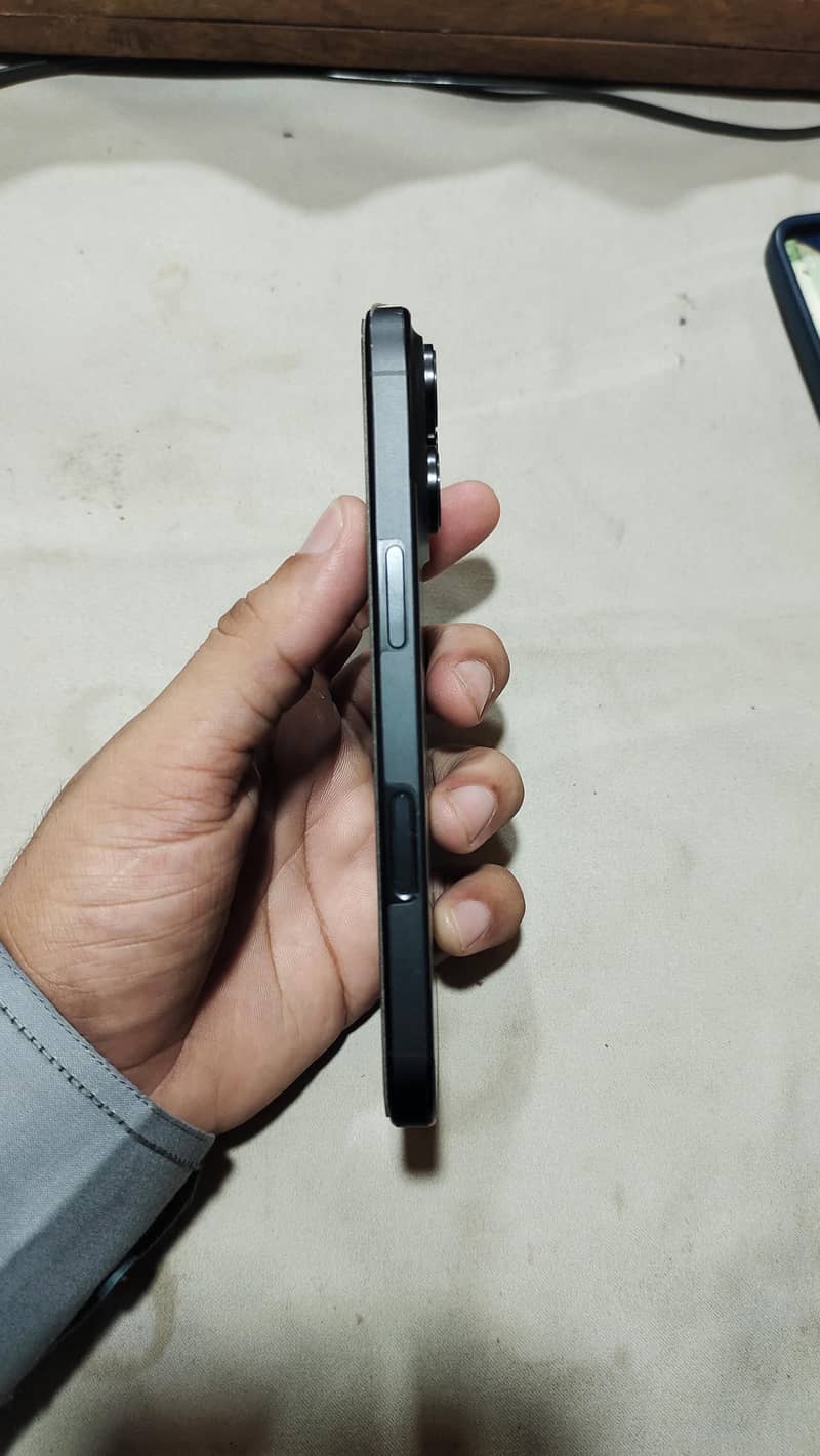 Iphone 16pro JV 1
