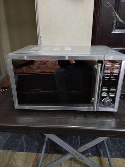 Medium Size Oven in good condition