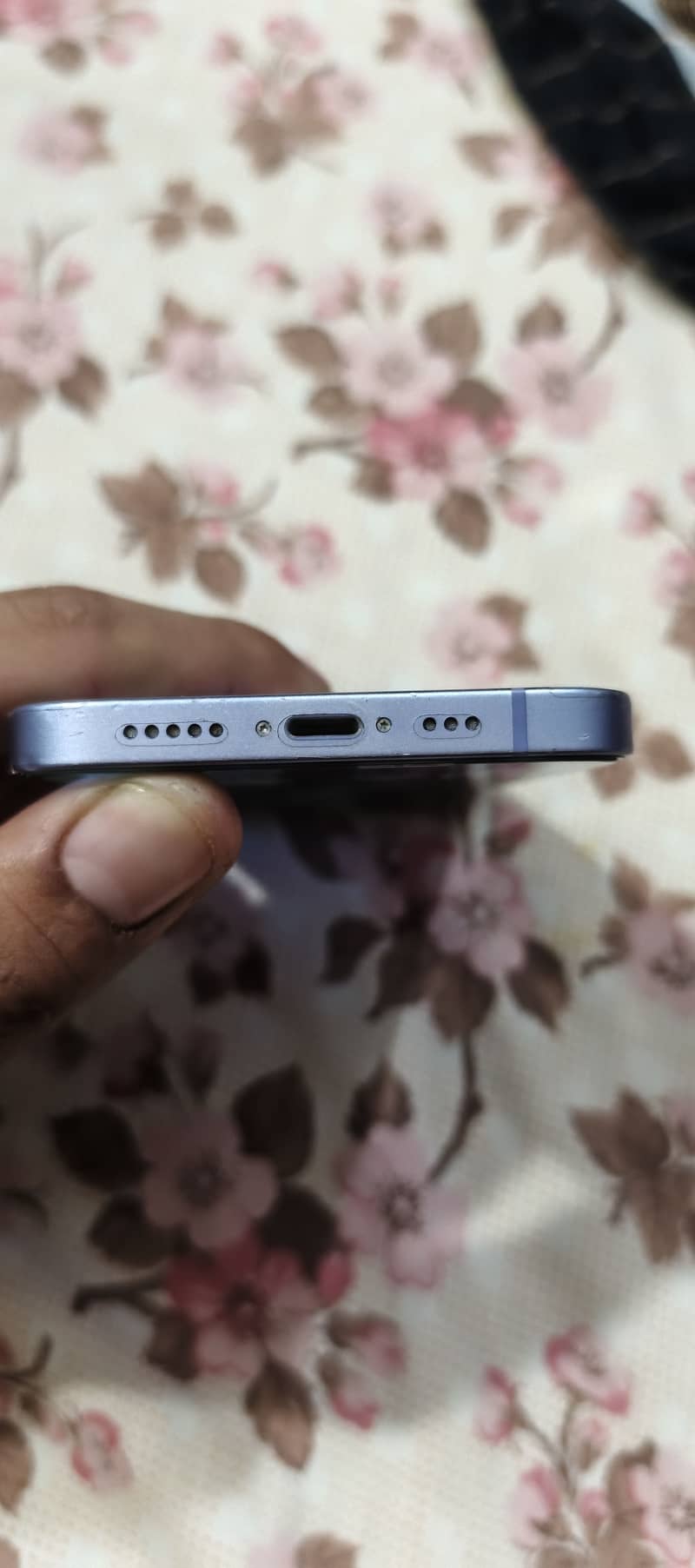 Apple iPhone 12 1