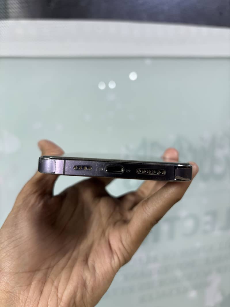Apple iPhone 14 Pro Max 1