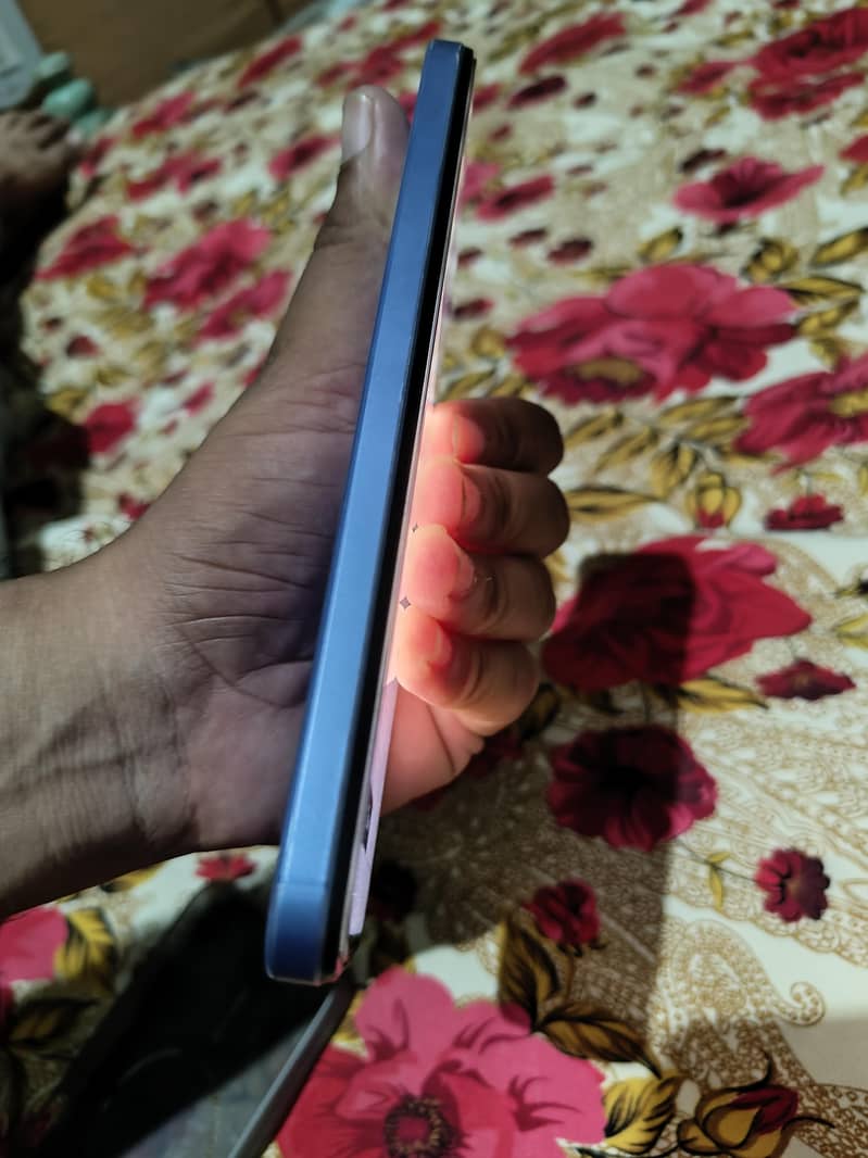 Realme C85 1