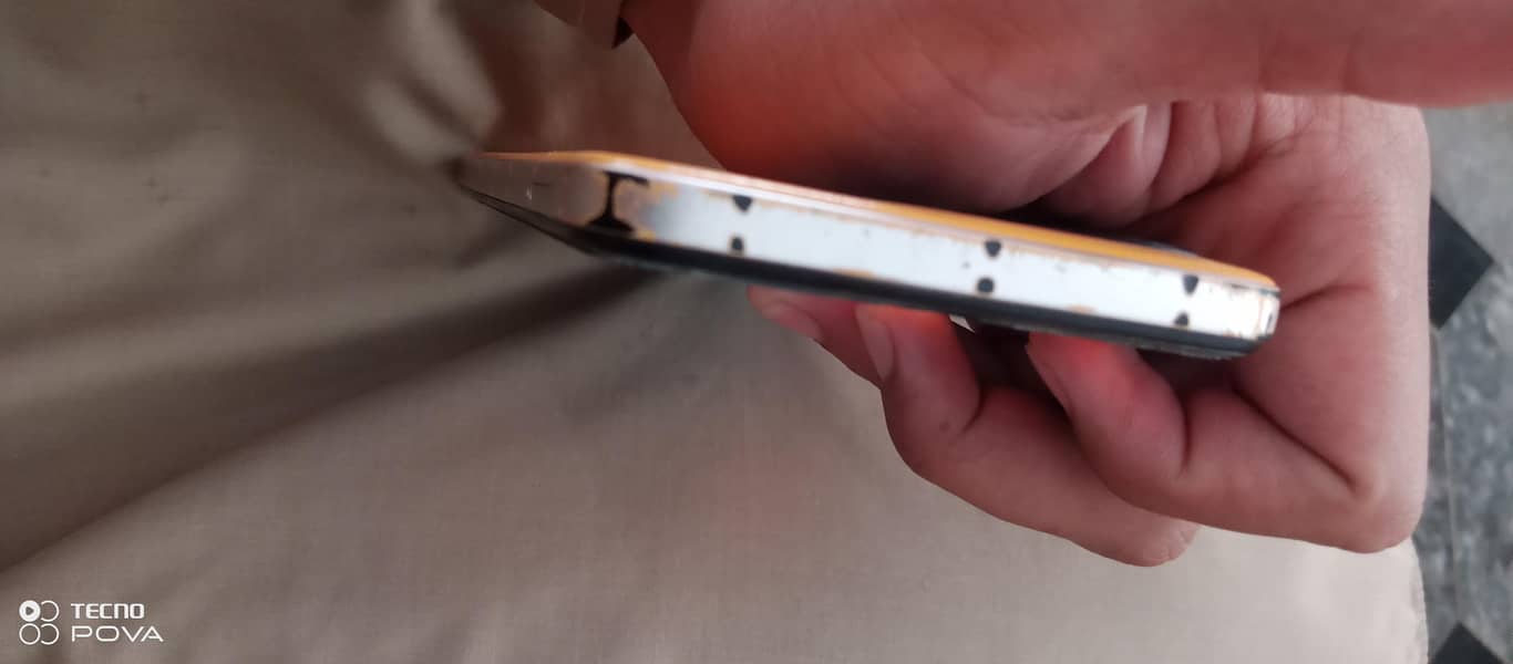 Tecno Spark 10c 4