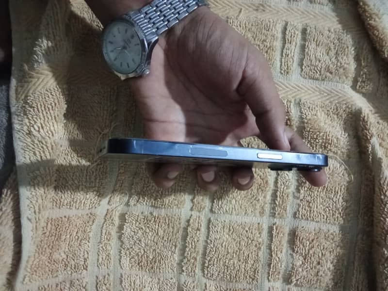 Apple iPhone 14 1