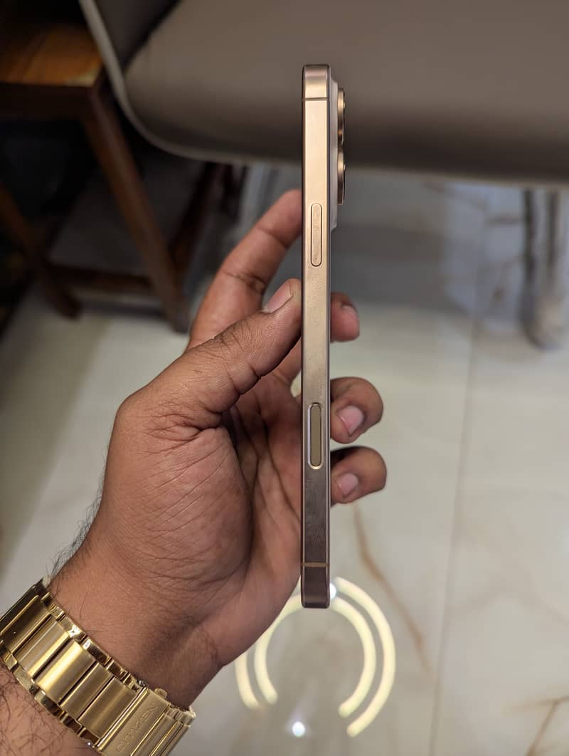 iPhone 16 Pro Max 6