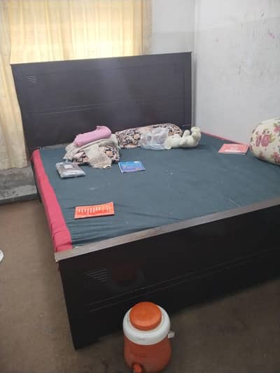king size bed with mattress