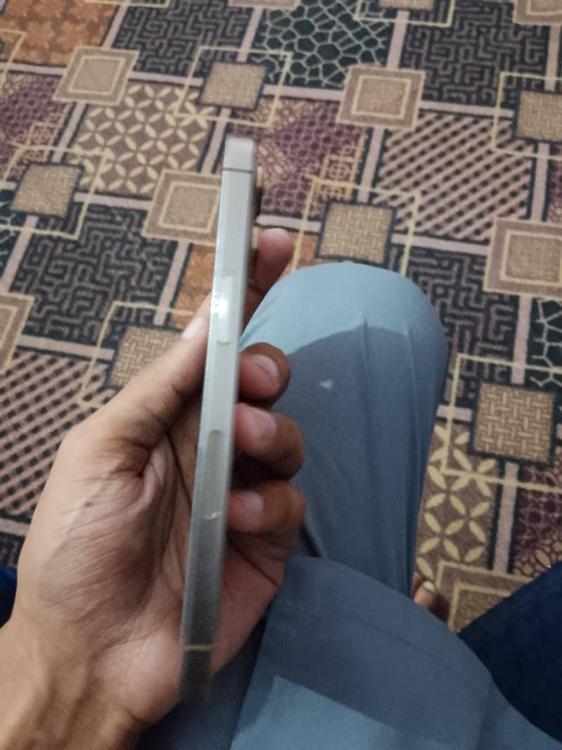 Apple iPhone 13 Pro 2
