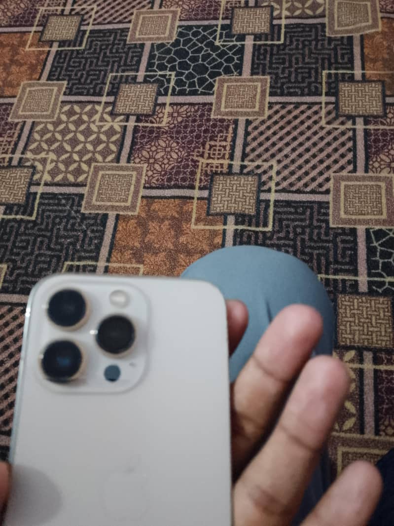 Apple iPhone 13 Pro 4