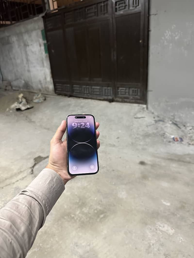 Apple iPhone 14 Pro 0