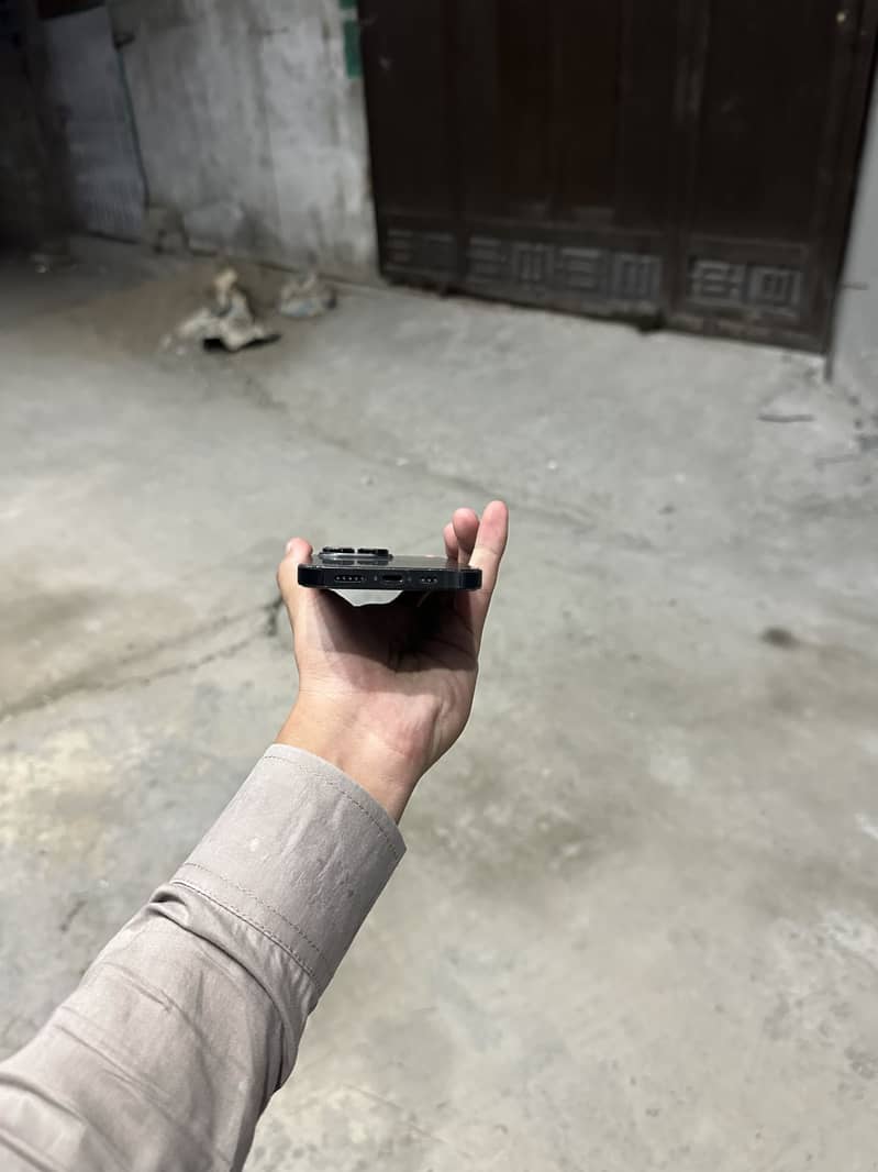 Apple iPhone 14 Pro 1