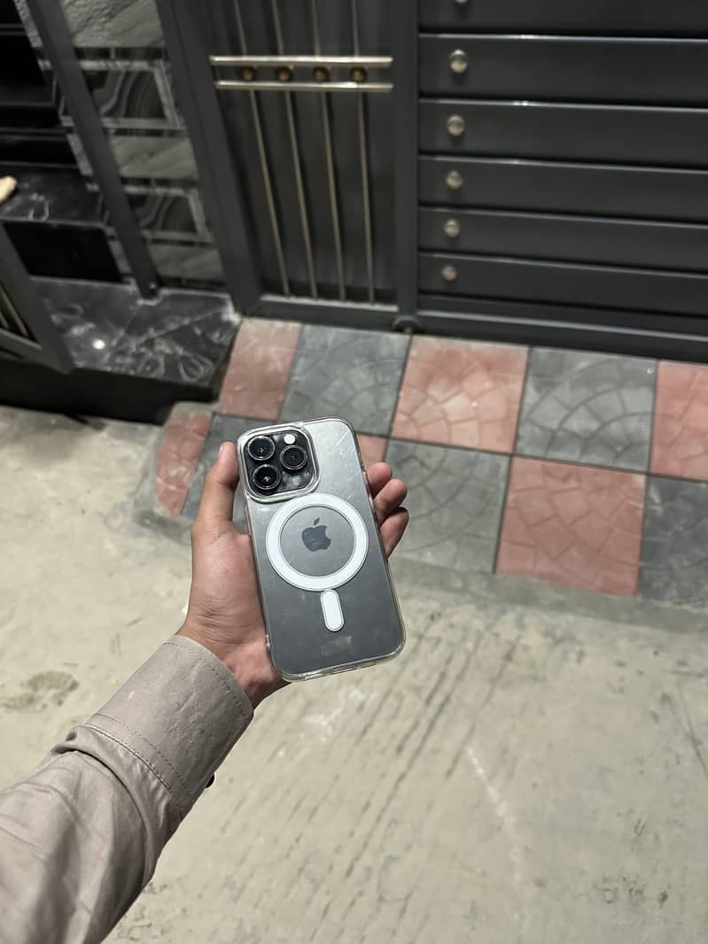 Apple iPhone 14 Pro 2