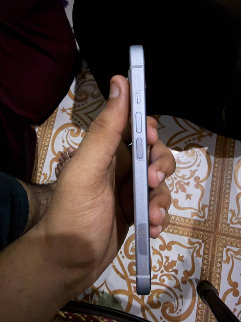 Apple iPhone 15 3