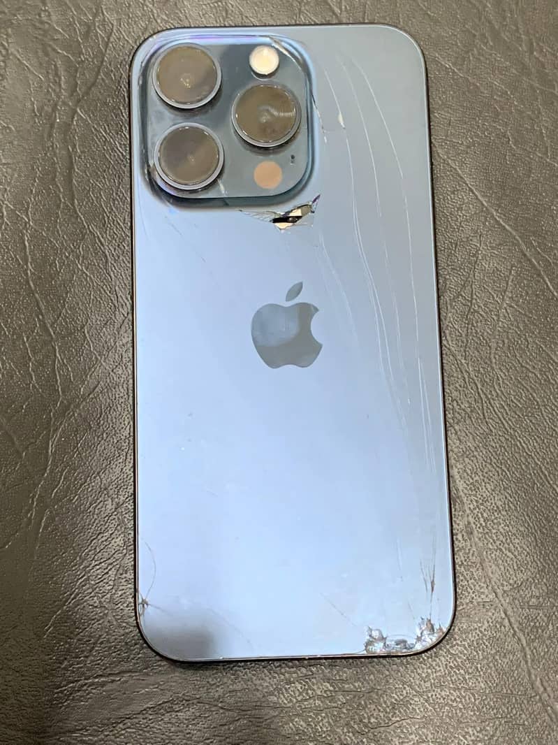 Apple iPhone 15 Pro 3