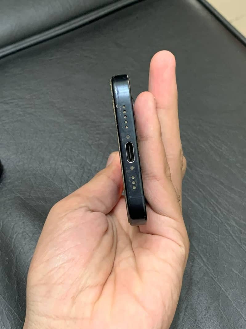 Apple iPhone 15 Pro 6