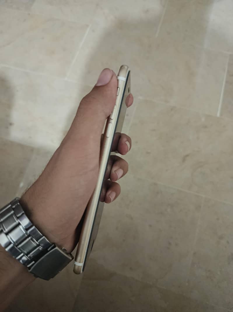 Apple iPhone 7 Plus 6