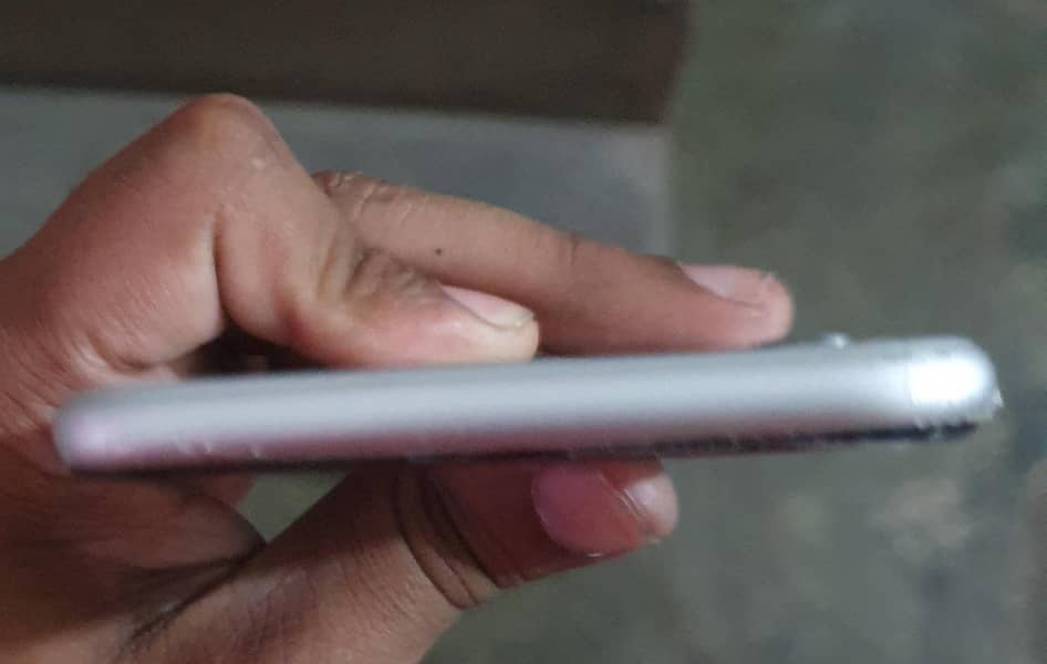 Apple iPhone 6S Plus 4
