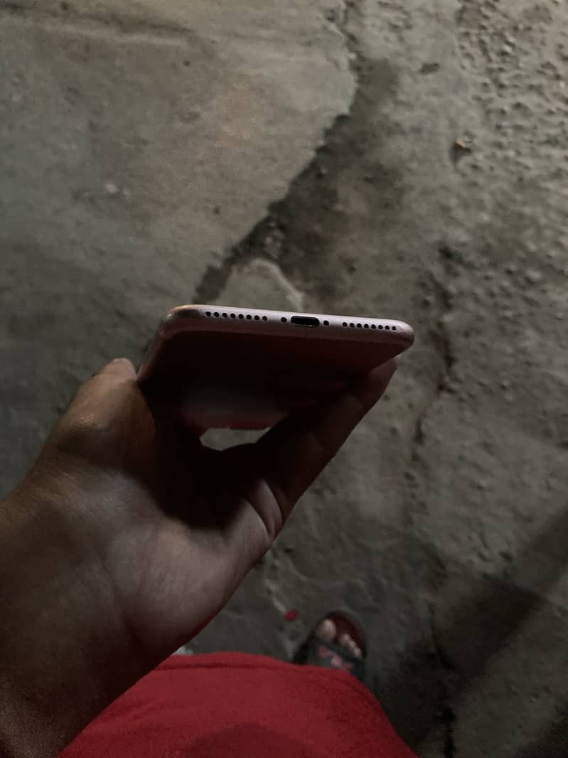 Apple iPhone 7 Plus 1