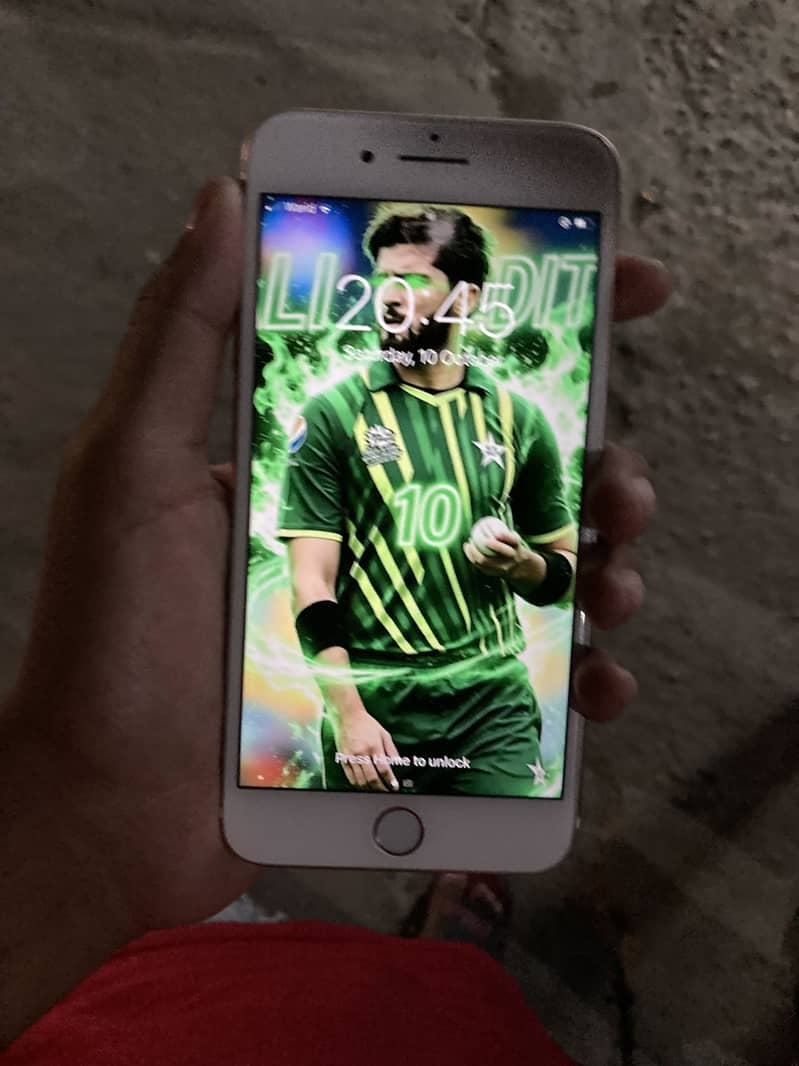 Apple iPhone 7 Plus 2