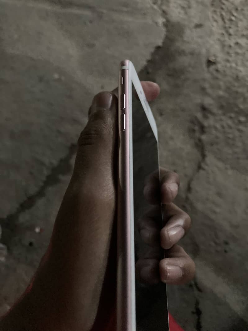 Apple iPhone 7 Plus 4