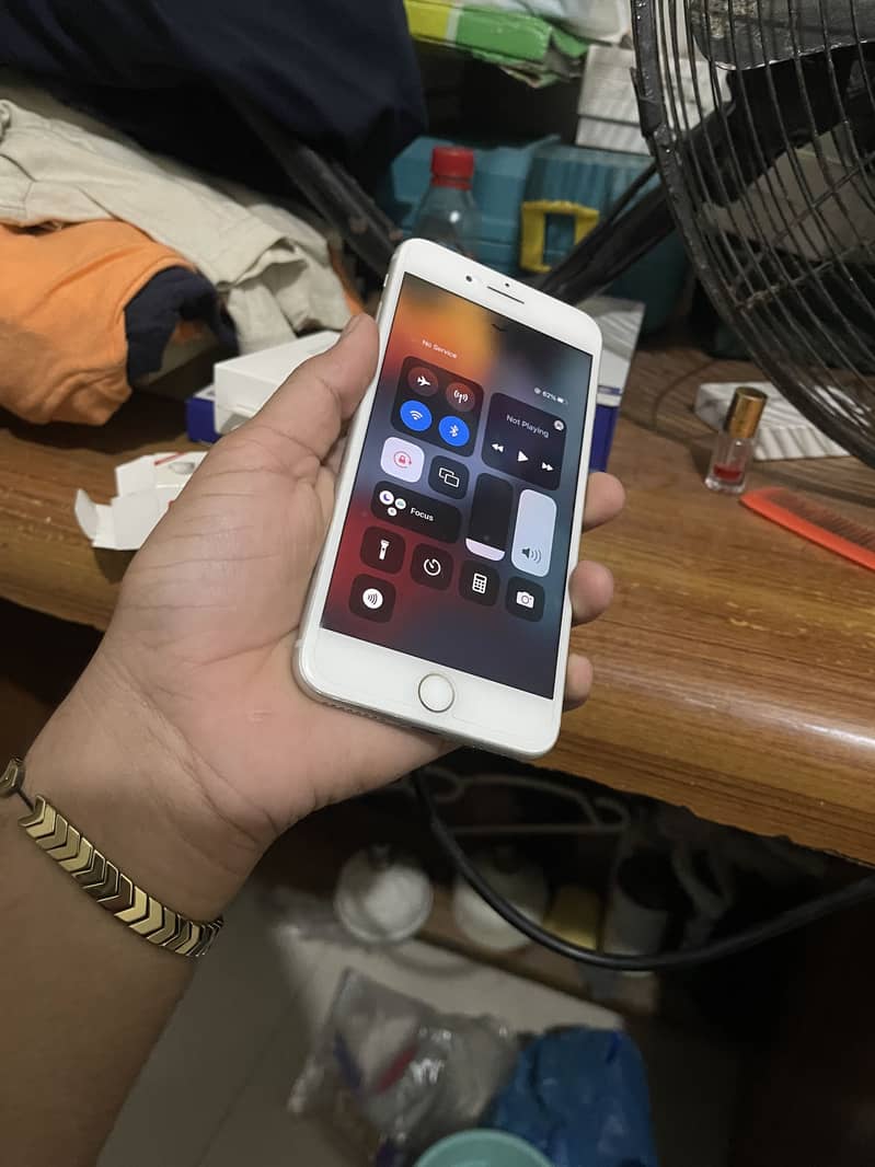 Apple iPhone 7 Plus 0