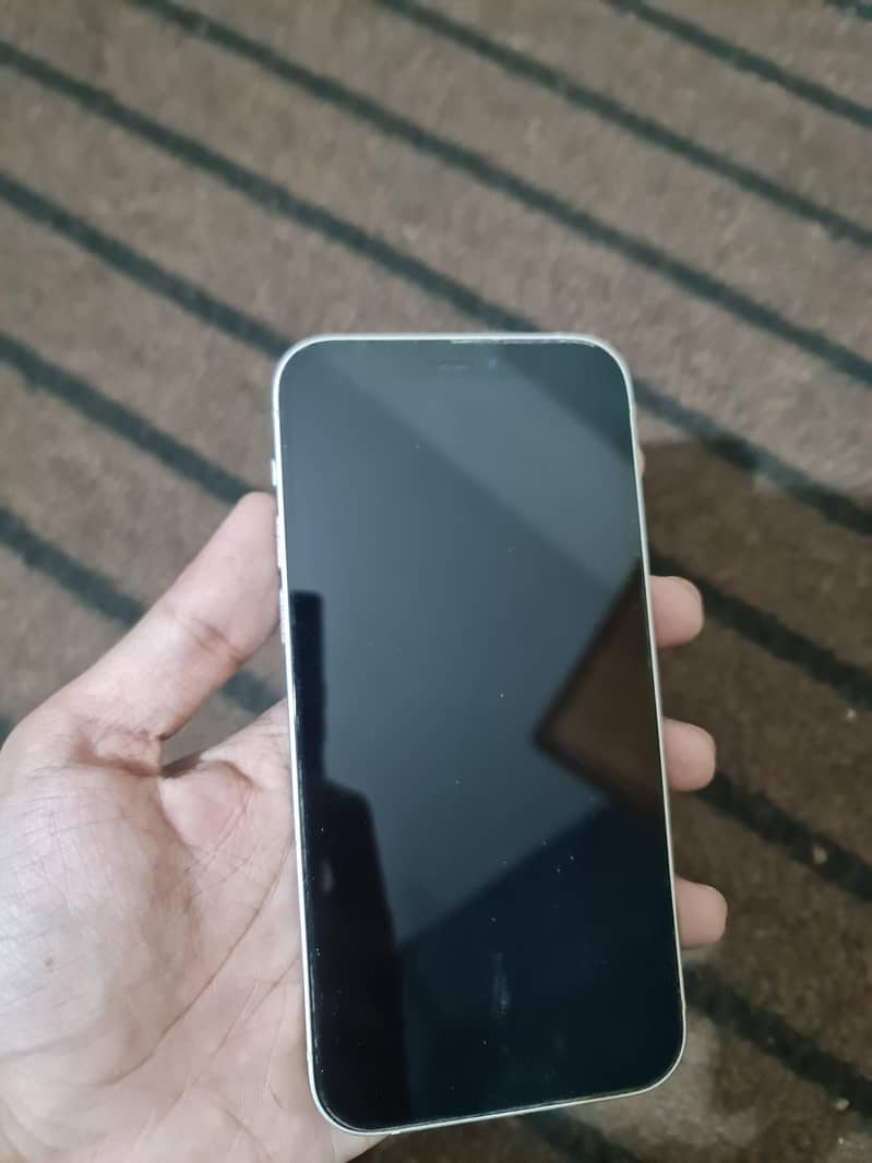 Apple iPhone 12 3